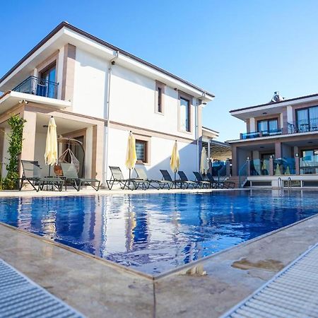 Rota Seaside Otel Cunda Exterior photo
