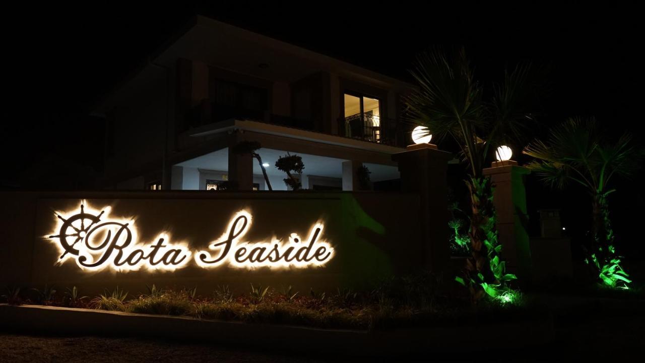 Rota Seaside Otel Cunda Exterior photo