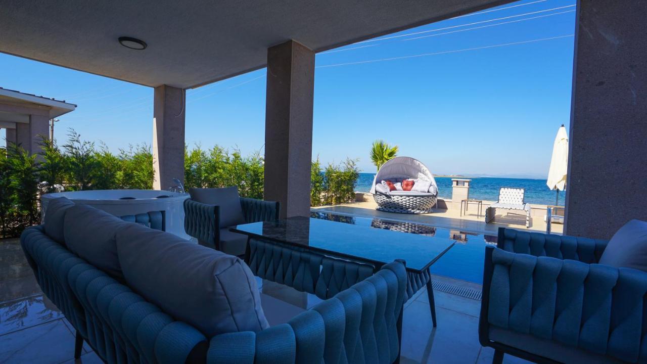 Rota Seaside Otel Cunda Exterior photo