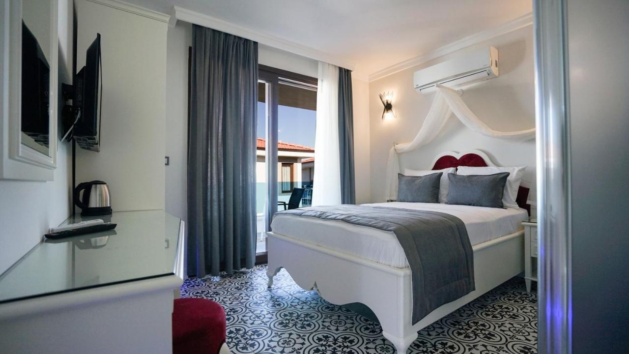 Rota Seaside Otel Cunda Exterior photo