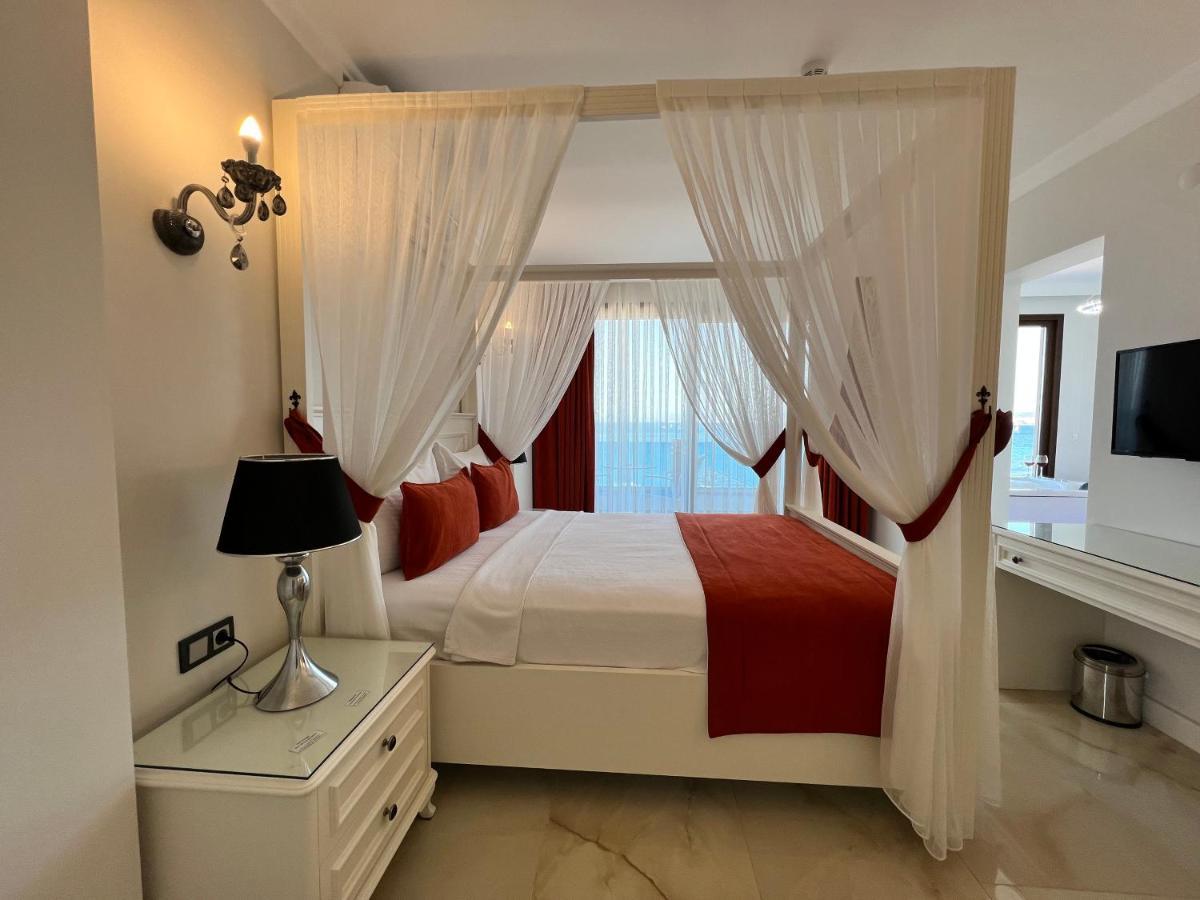 Rota Seaside Otel Cunda Exterior photo